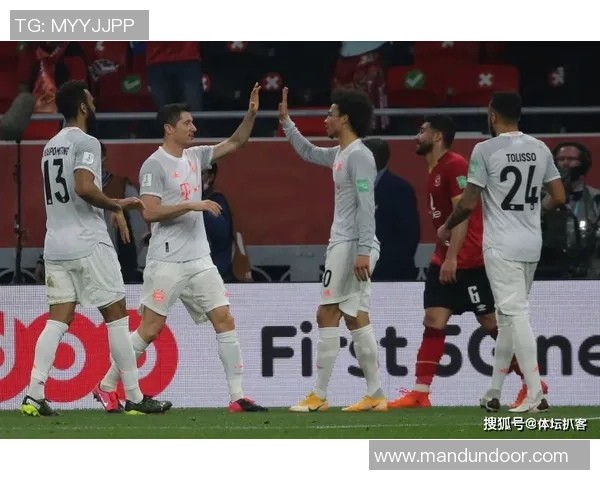 莱万重返德甲对阵拜仁引发球迷愤怒称其忘恩负义情绪高涨